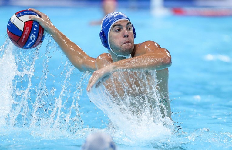 Grčki vaterpolisti deklasirali Sloveniju uoči dvoboja s Hrvatskom za vrh grupe