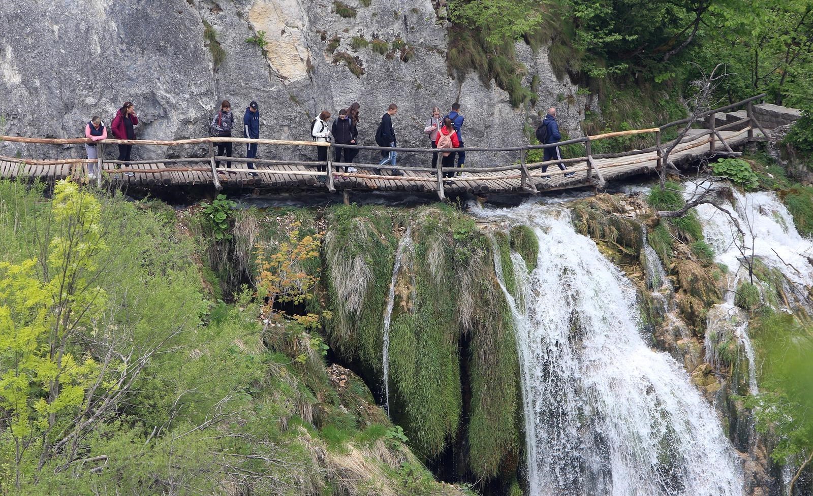 Na Plitvicama djevojka iz BiH ukrala novčanik Kineskinji