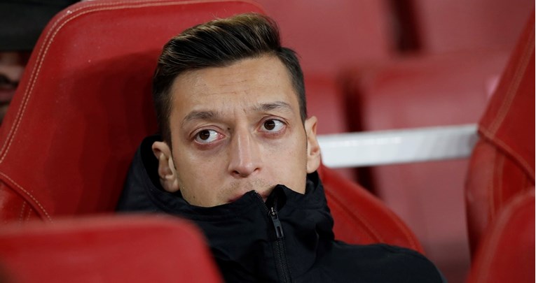 Özil se nije snašao u novom klubu, nesretan je i želi otići nakon samo pola godine