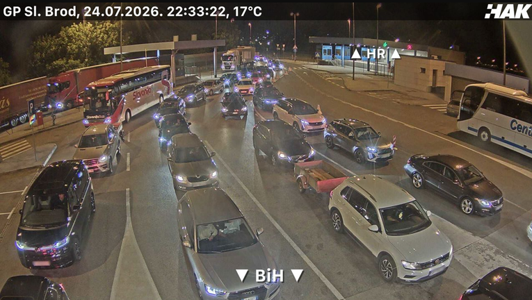 Gužve na granici zakrčile Slavonski Brod: "U gradu se čeka u kolonama i po 40 minuta"