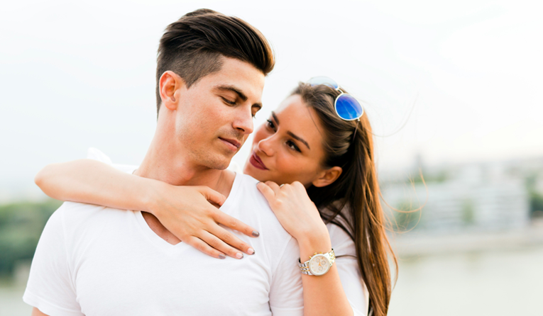 Tri znaka pokazuju da ste inteligentan partner, tvrdi psiholog