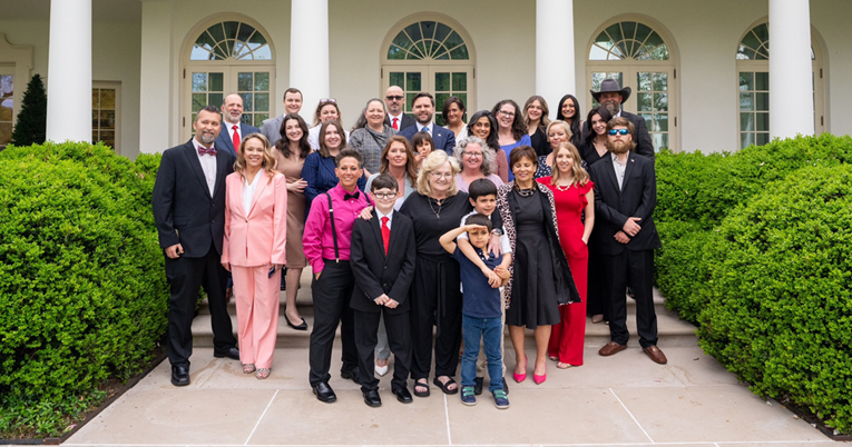 JD Vanceova majka u Bijeloj kući proslavila 10 godina bez alkohola i droga