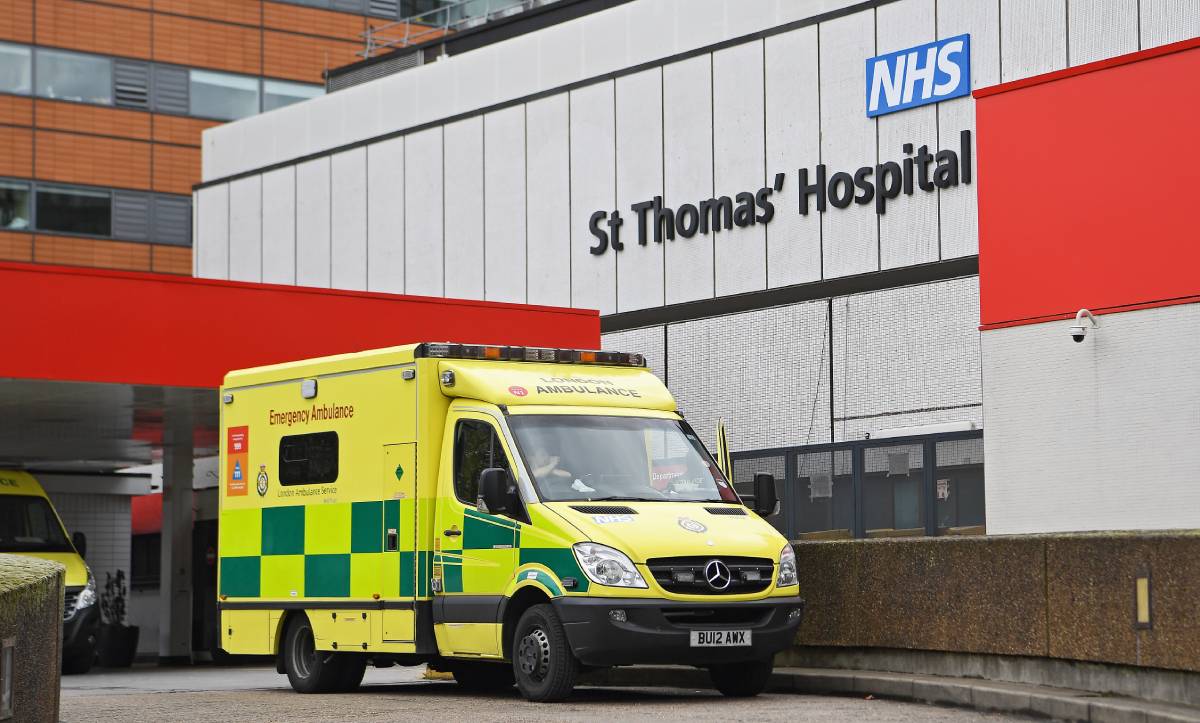 Britanska vlada najavila višemjesečnu izolaciju svih starijih od 70