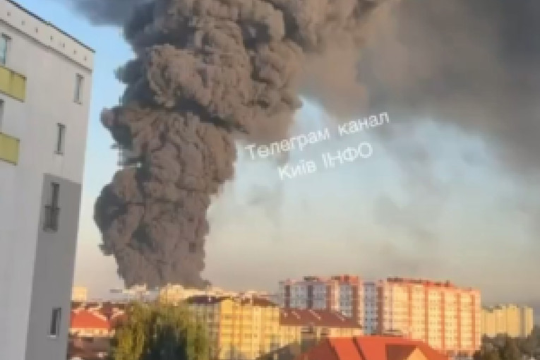 Rusi pogodili skladište streljiva kod Buče, najmanje 37 mrtvih. Stižu snimke