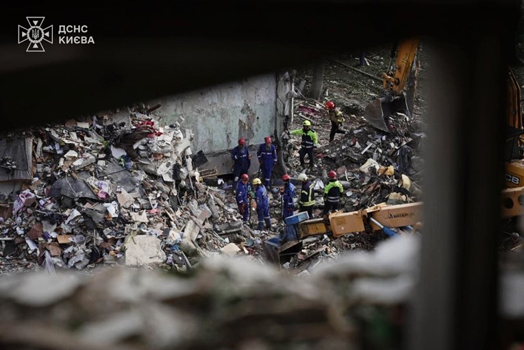 Raste broj poginulih u velikom ruskom napadu na Kijev. Među njima i troje djece