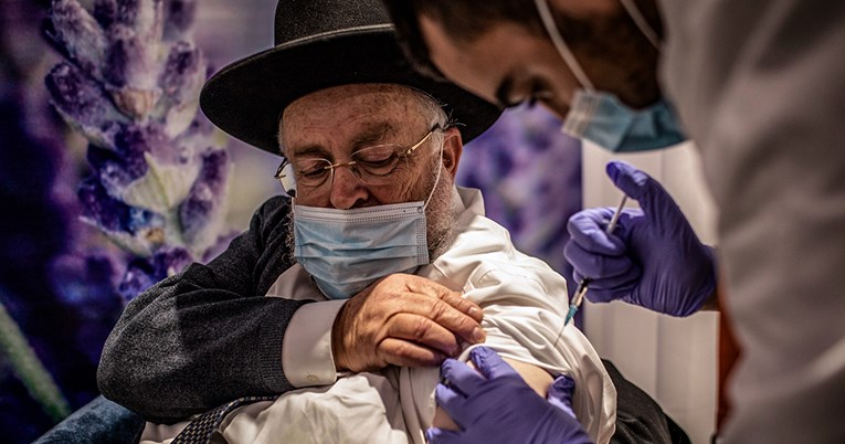 Izrael predvodi u cijepljenju, ali ima jaki treći val. Ipak, novosti ohrabruju