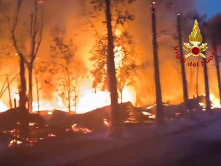 Izbio veliki požar u kampu kod talijanskog jezera, više ljudi ozlijeđeno