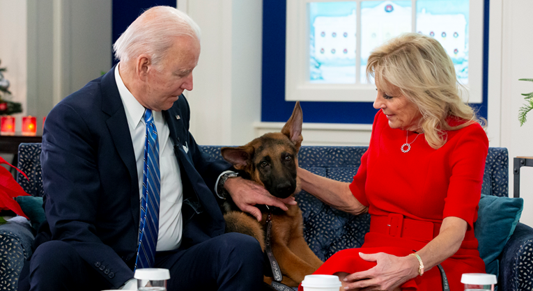 Biden šetao psa oko Bijele kuće, ovaj skočio na agenta tajne službe i ugrizao ga