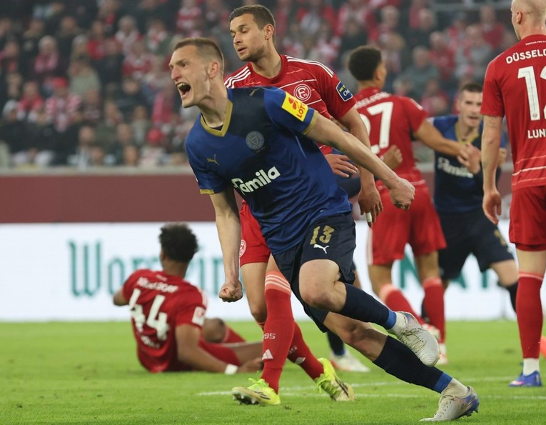 VIDEO Hrvatski stoper u Njemačkoj zabio gol za pobjedu u žestokoj borbi za ostanak