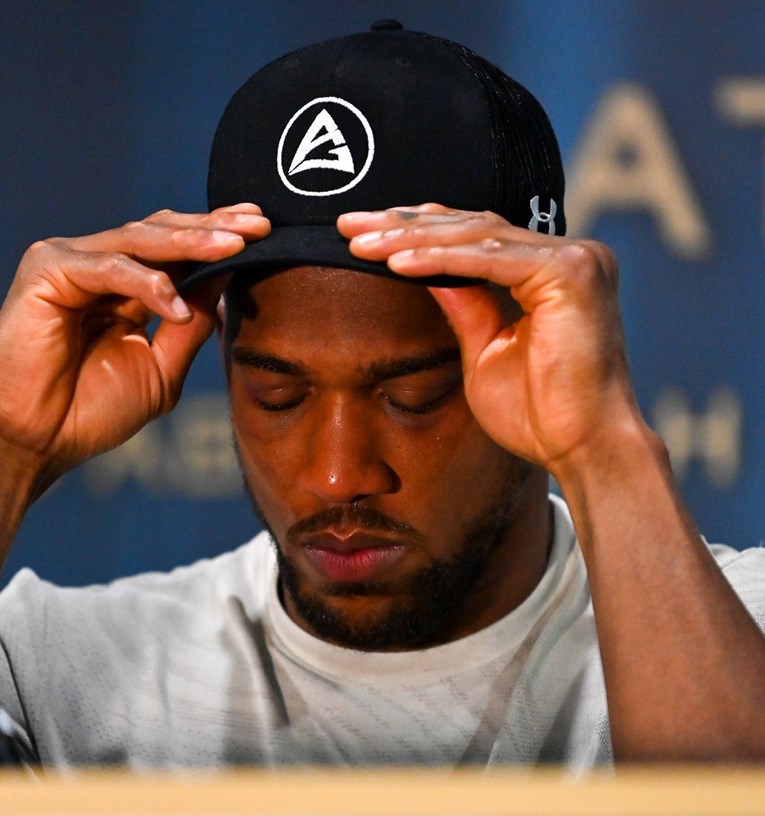 Joshuina promotorska kuća otkrila detalje: Joshua je stabilno, preminuli članovi tima