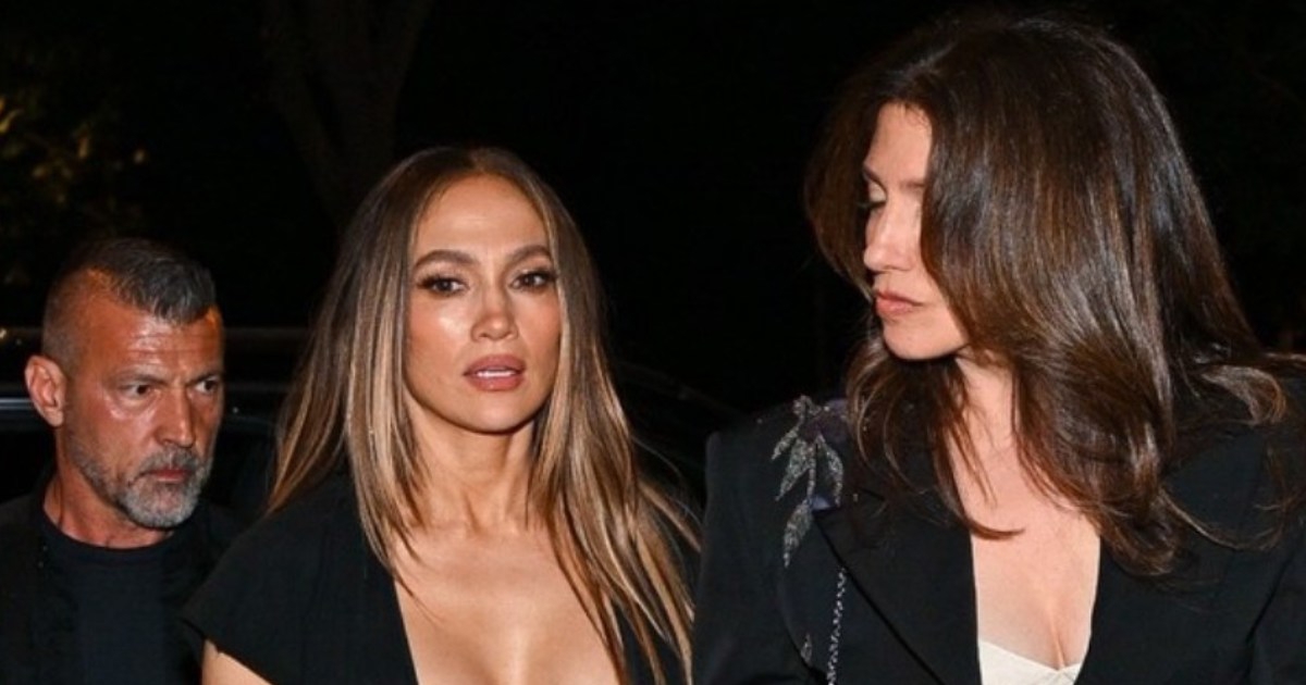 Jennifer Lopez iznenadila modnim odabirom u Parizu