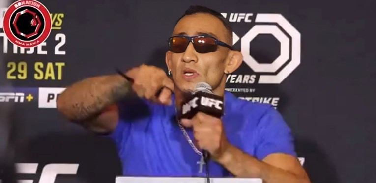 VIDEO Tony Ferguson usred presice izvadio nož iz džepa i zamahnuo