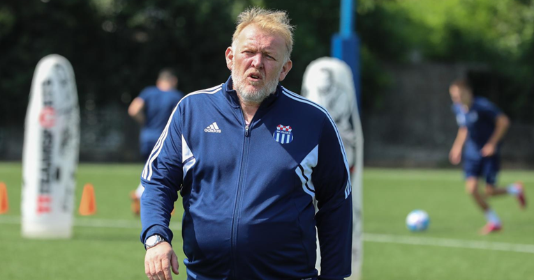 Igrač Rudeša dobio crveni nakon 23 sekunde. Prosinečki nastavio utakmicu s 11 igrača