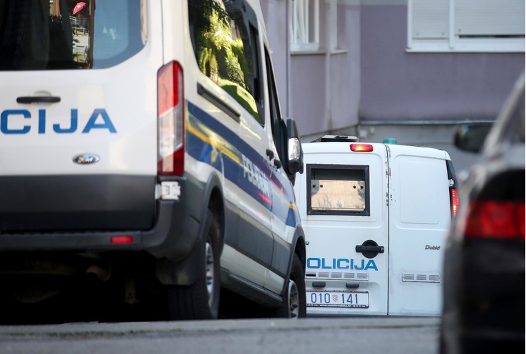 Pijan tukao partnericu pred djetetom, razbijao i vikao. Neće u zatvor