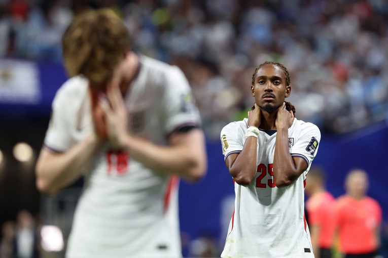 Englezi bijesni. Pogledajte što se dogodilo par sekundi prije gola Argentine