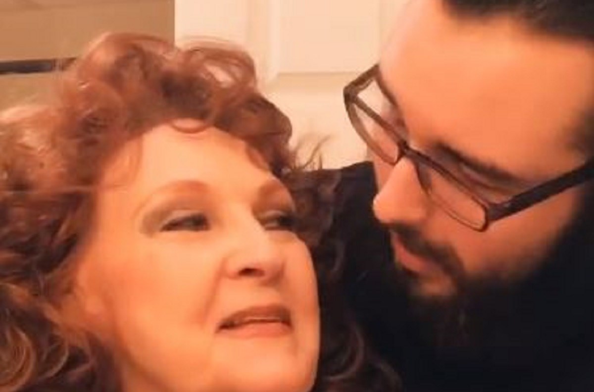 21-godišnjak i njegova 74-godišnja žena imaju viralni kanal na TikToku