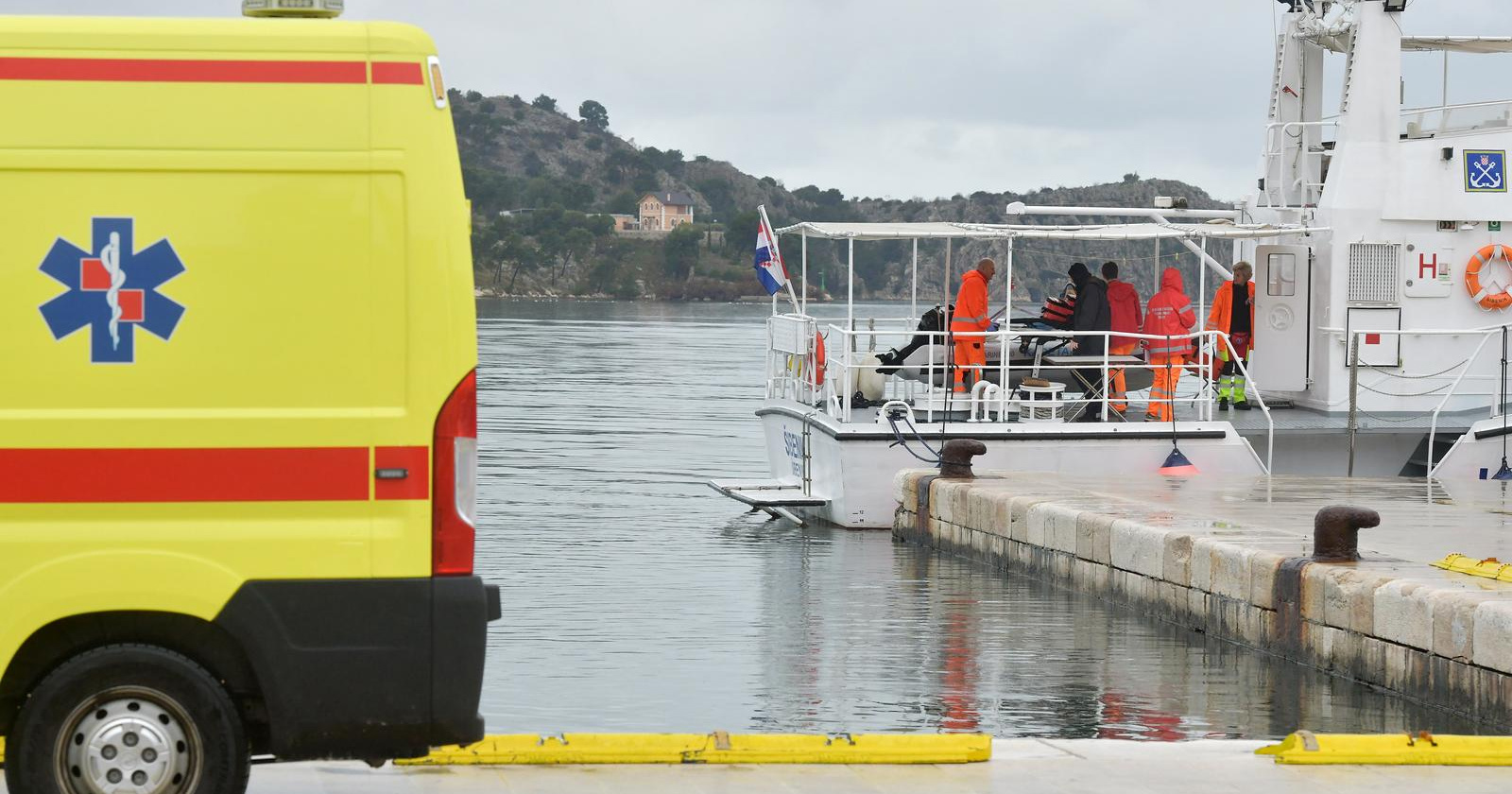 Šef vatrogasaca tri sata čekao hitnu na Visu. "Gubio je svijest, iskašljavao krv"