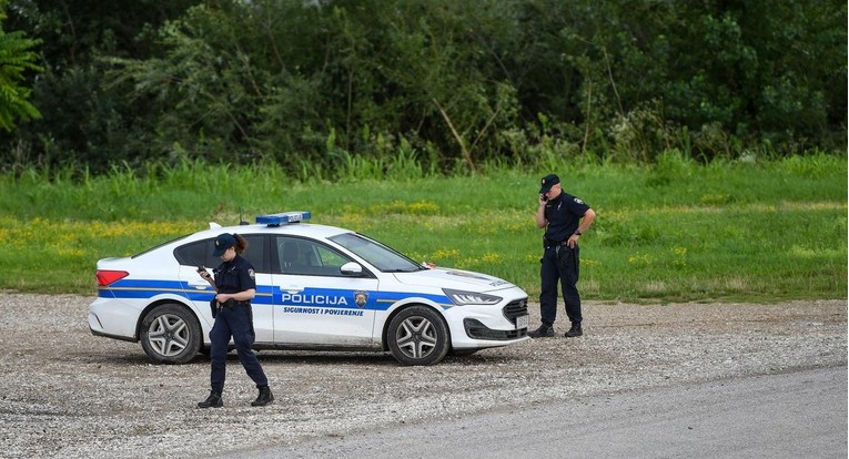 Sisačka policija u 24 sata spriječila tri pokušaja krijumčarenja 24 migranta