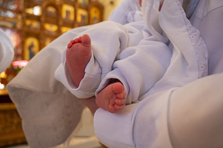 Lani u Zagrebu kršteno 117 djece iz mnogobrojnih obitelji. Dobili novac i Bibliju