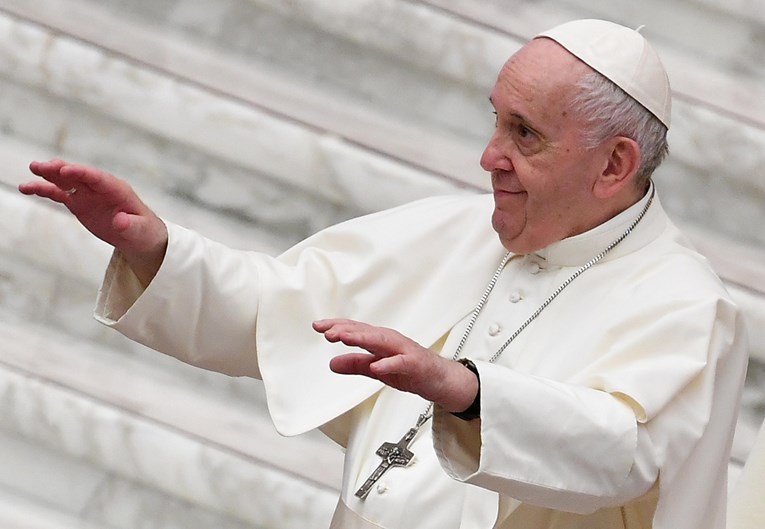 Papa Franjo: Zrele demokracije trebaju izbjegavati stvaranje kultova ličnosti