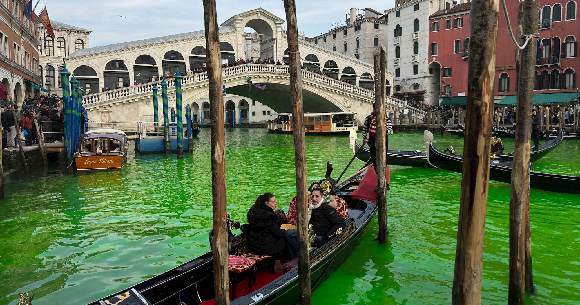 Talijanski klimatski aktivisti zazelenjeli Canal Grande