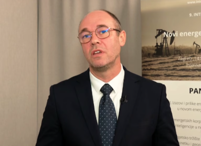 Stier: Dok je Rusija u Ukrajini, Kina crta karte sa Sibirom kao svojim