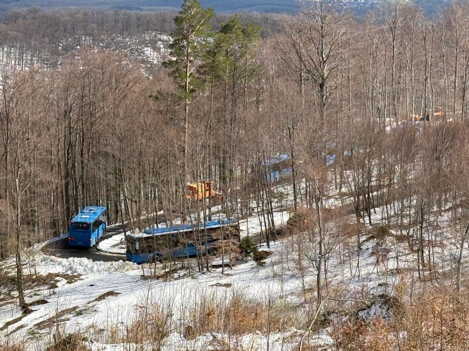 Nakon 20 sati probijanja puta: 150 učenika sa Sljemena sigurno vraćeno u Zagreb