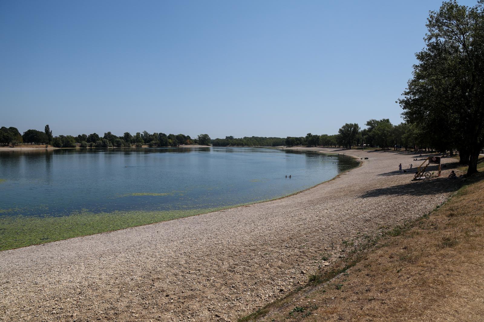 Postoje samo dvije službene plaže na Jarunu, što je s ostalima?