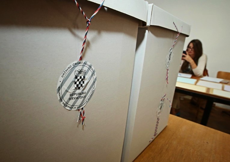 Za listiće u prvom krugu lokalnih izbora potrošit će se preko milijun eura