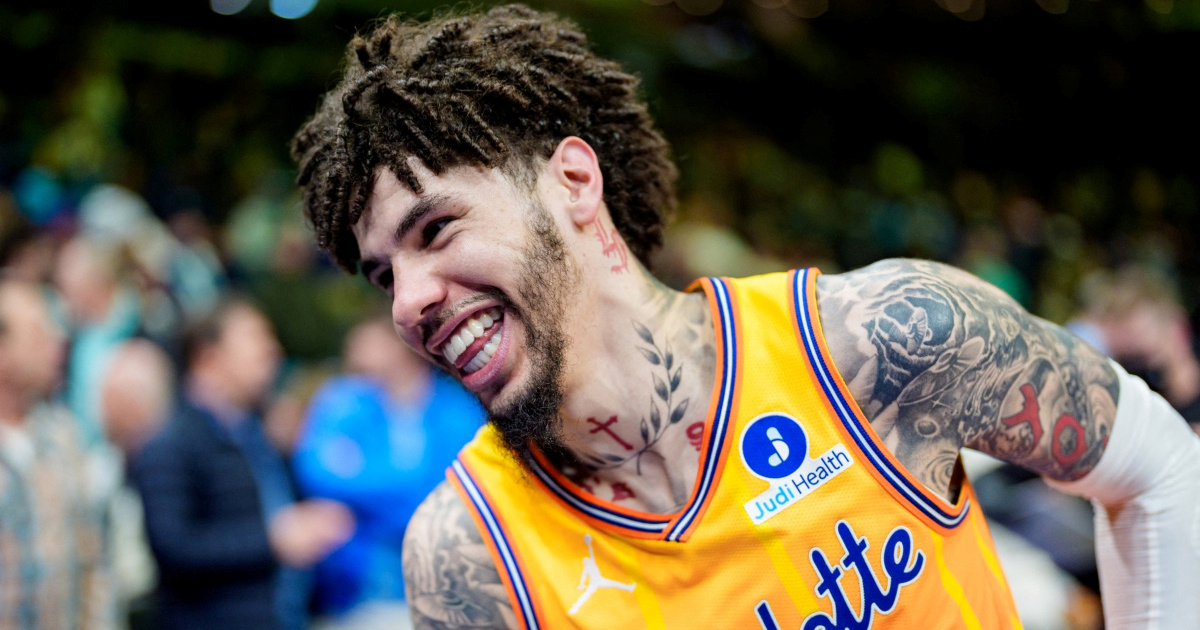 VIDEO NBA klub prvi put od 2016. pobijedio šest u nizu. Trener slavio akrobacijama