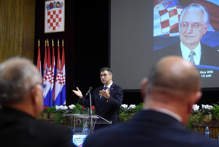 HDZ je opsjednut Tuđmanom, danas su imali 10 objava na Fejsu samo o njemu