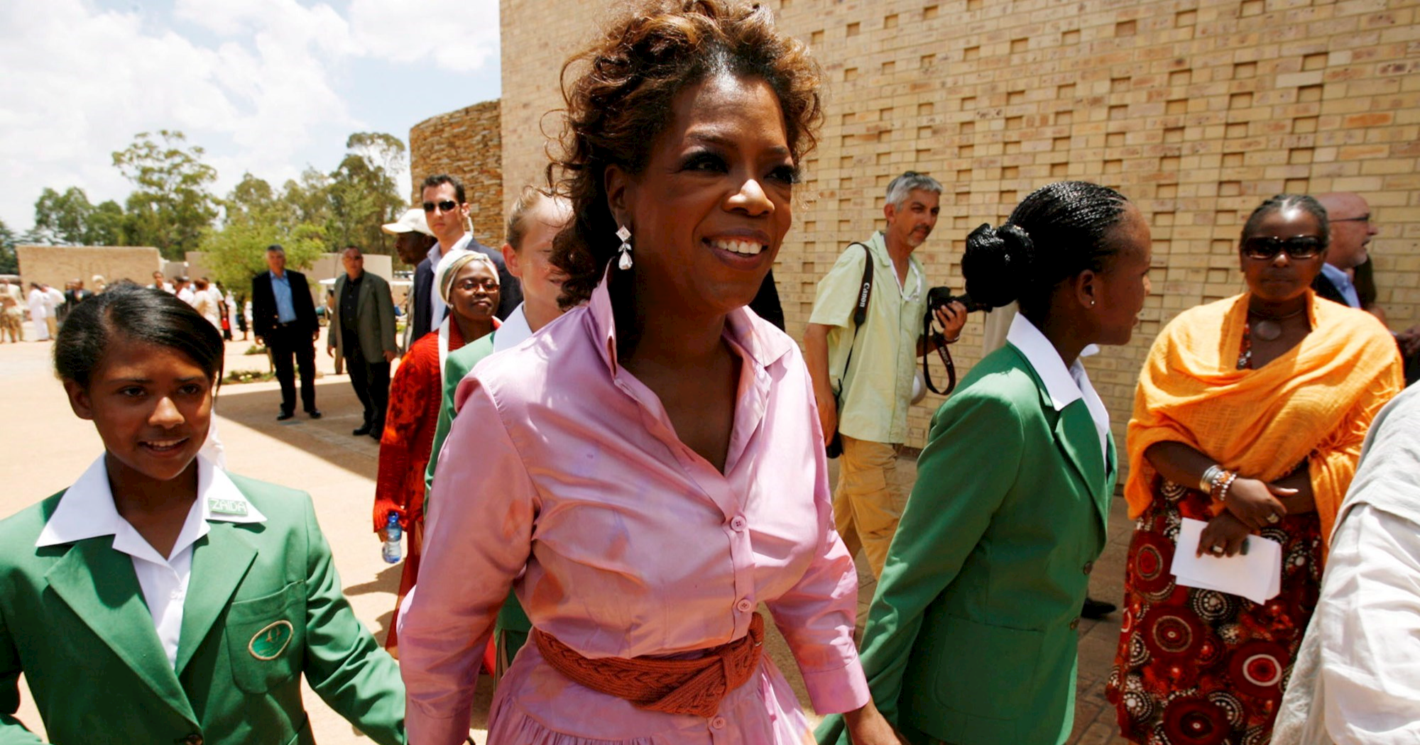 Majka ju zbog neimaštine odijevala u vreće. S prvim milijunom otišla - po ručnike