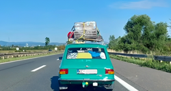 Na autocesti za Jadran snimio Stojadina nakrcanog stvarima za ljetovanje