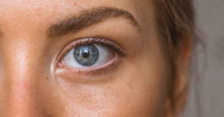 Što utječe na boju očiju?