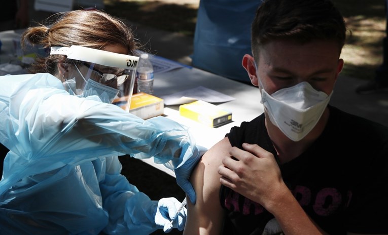 Biden će pozvati Amerikance da se ponovno cijepe protiv korone