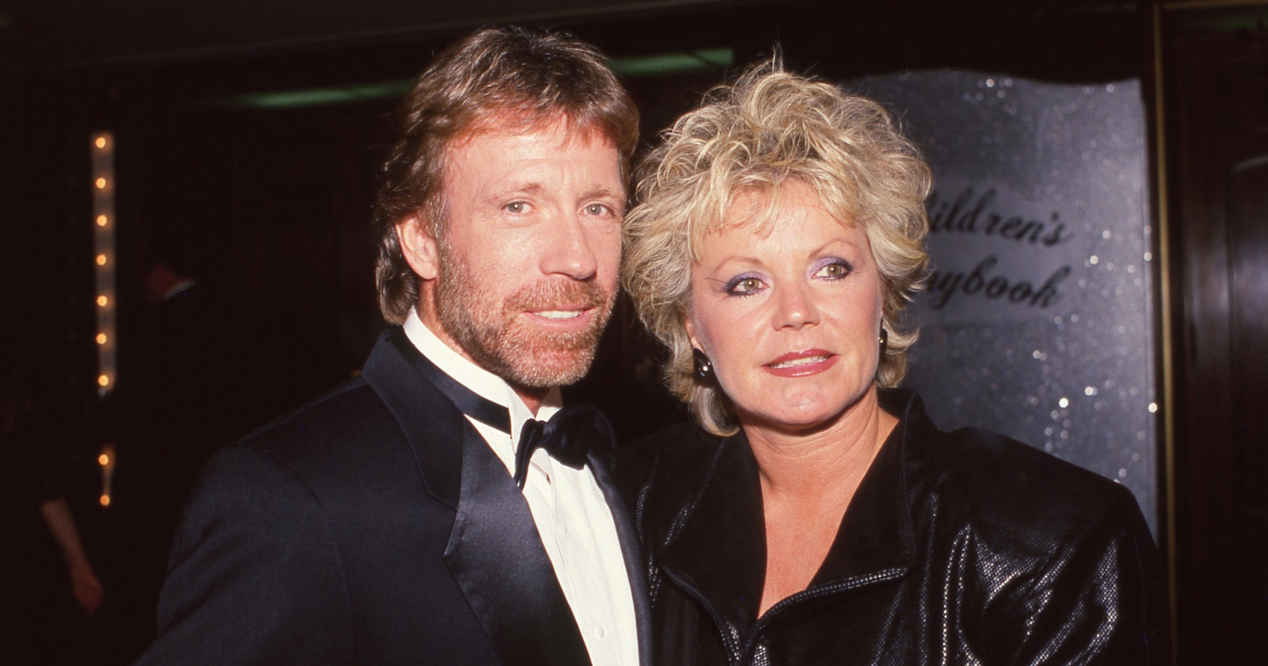 Umrla je Dianne Holechek (84), prva supruga Chucka Norrisa