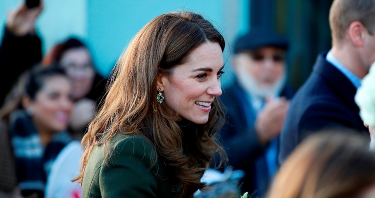 Stajliš kaput Kate Middleton dokaz je da joj nijedan trend ne može promaknuti