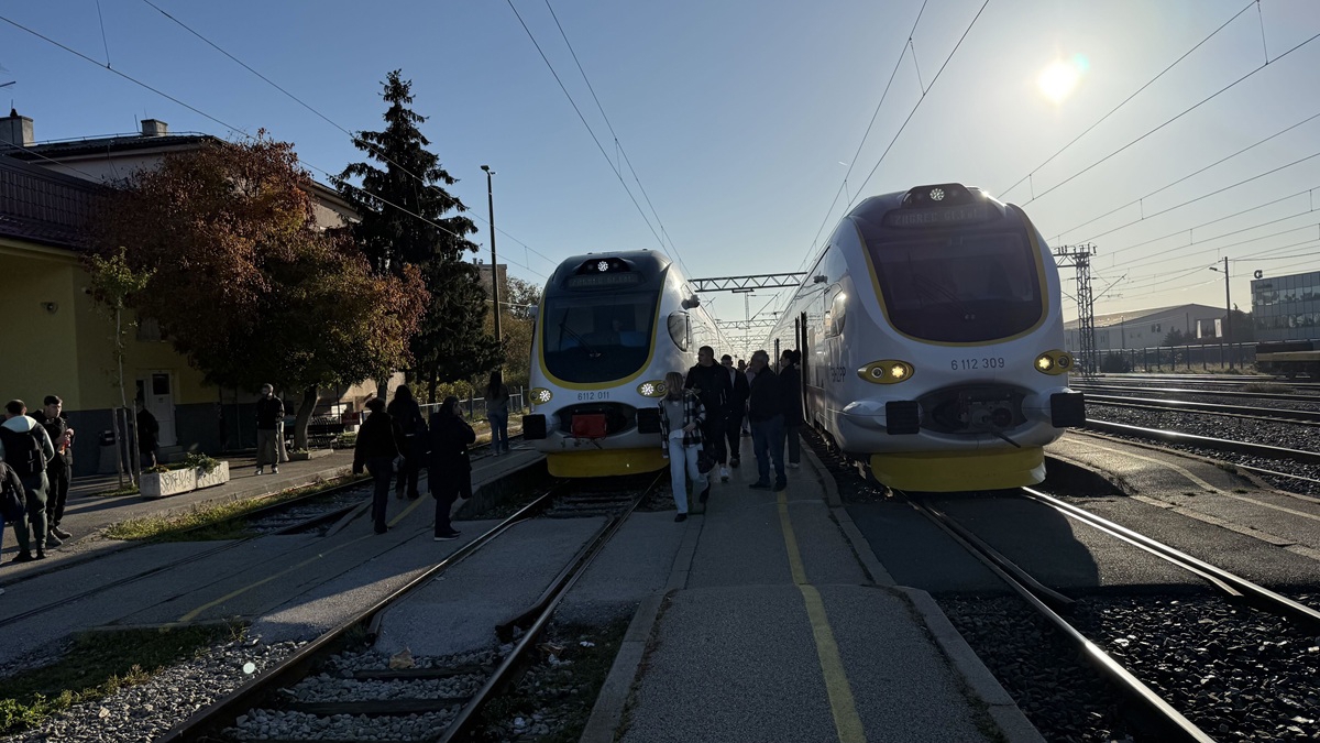 VIDEO Vlakovi u Zagrebu kasne, stoje i po sat vremena