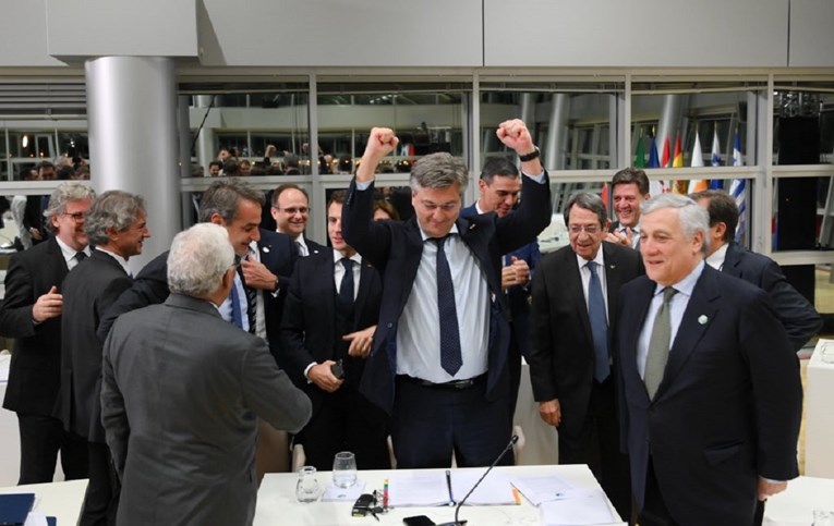 FOTO Plenković pobjedu Hrvatske slavio s Macronom: "A sad, polufinale!"