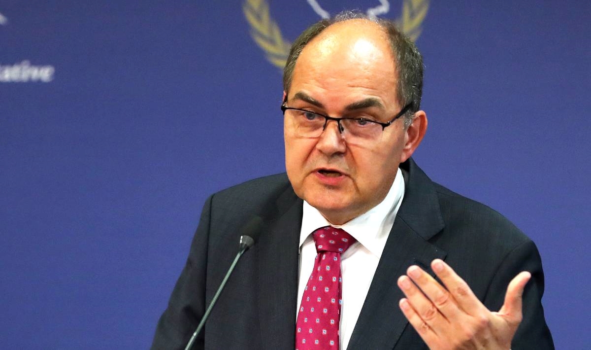 Schmidt: Međunarodna zajednica zaštitit će BiH