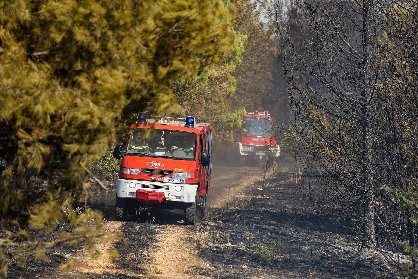 Dva požara u Istri stavljena pod nadzor
