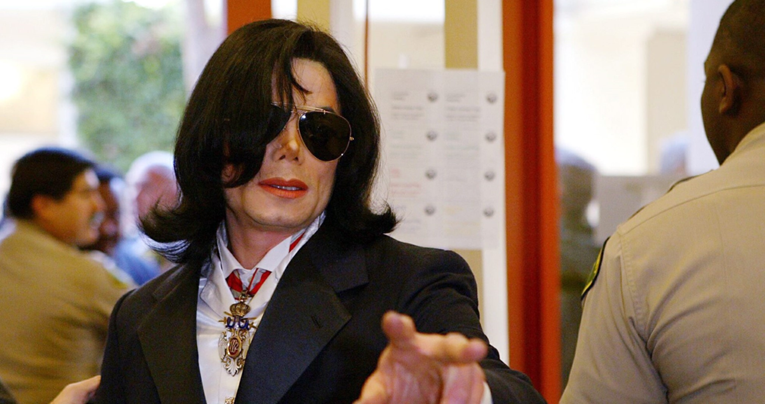 Novi dokumentarac o Michaelu Jacksonu: Pio je anestetike u bočicama od soka