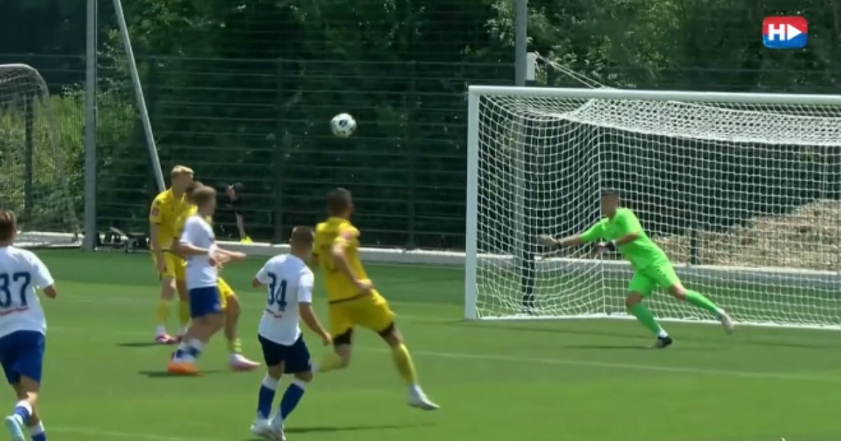 Pogledajte golčinu 16-godišnjeg Hajdukovog čuda. Golman nije imao šanse