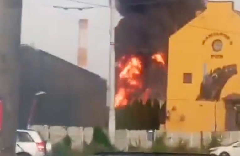 VIDEO Novi ukrajinski napad. Gori tvornica ključna za rusku energetiku