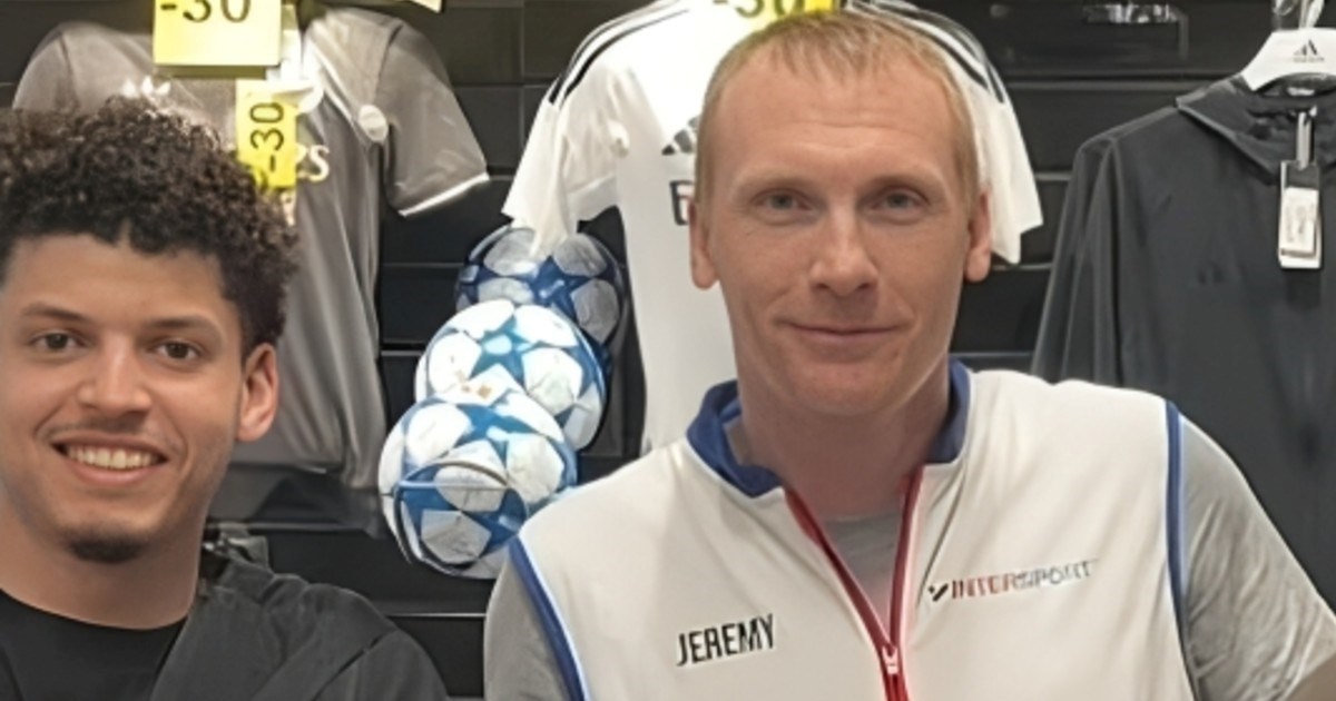 FOTO Igrao je s Messijem, Suarezom i Neymarom. Sada radi u dućanu za sportsku opremu