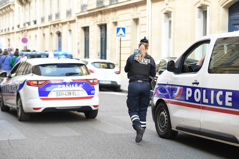 Francuz u kutijama u kući pronašao tijelo bebe. Policija pronašla još četiri