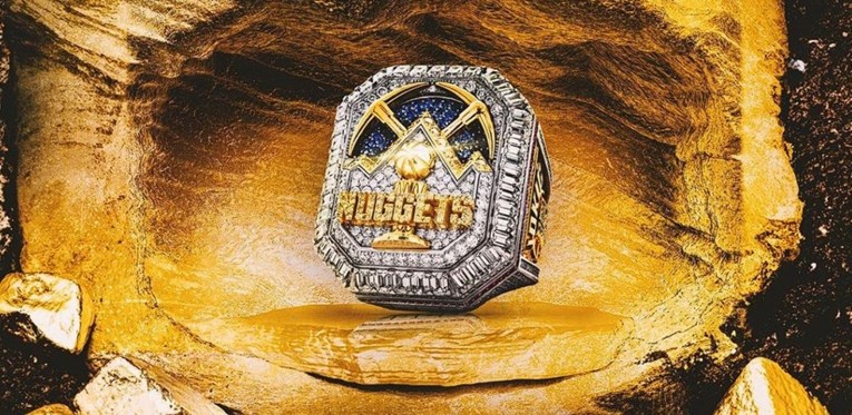 Jokić dobio prsten sa skrivenim pretincem. Svaki dijamant ima svoje značenje