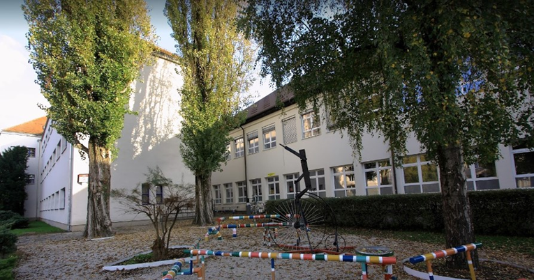 Hrvatska srednja škola osigurala besplatne uloške i tampone svojim učenicama