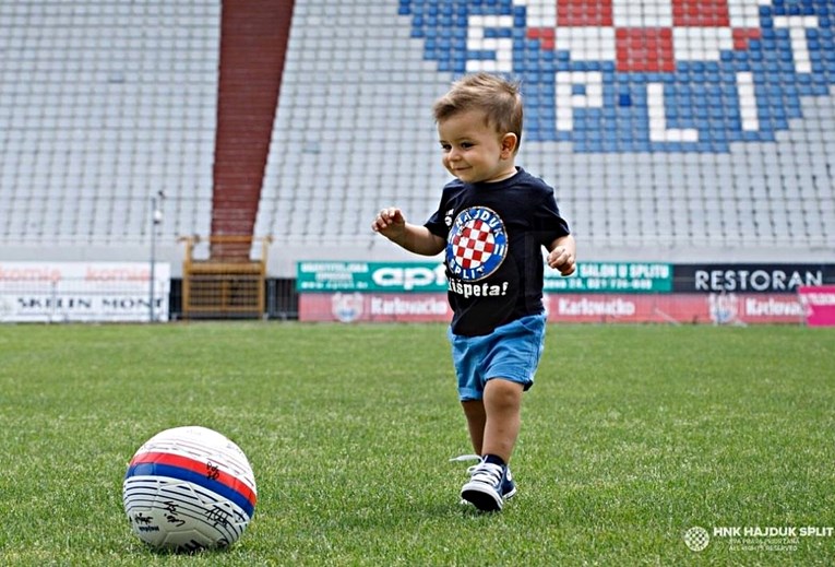 Hajduk ugostio malog Tomu, dječaka čija je fotografija skupila milijun lajkova
