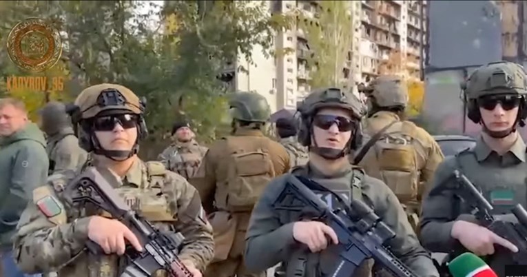 Kadirov tvrdi da su mu maloljetni sinovi došli u Mariupolj. Objavio je snimku